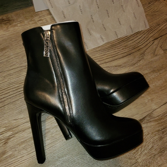 Guess Dejah2 Booties - Picture 3 of 6